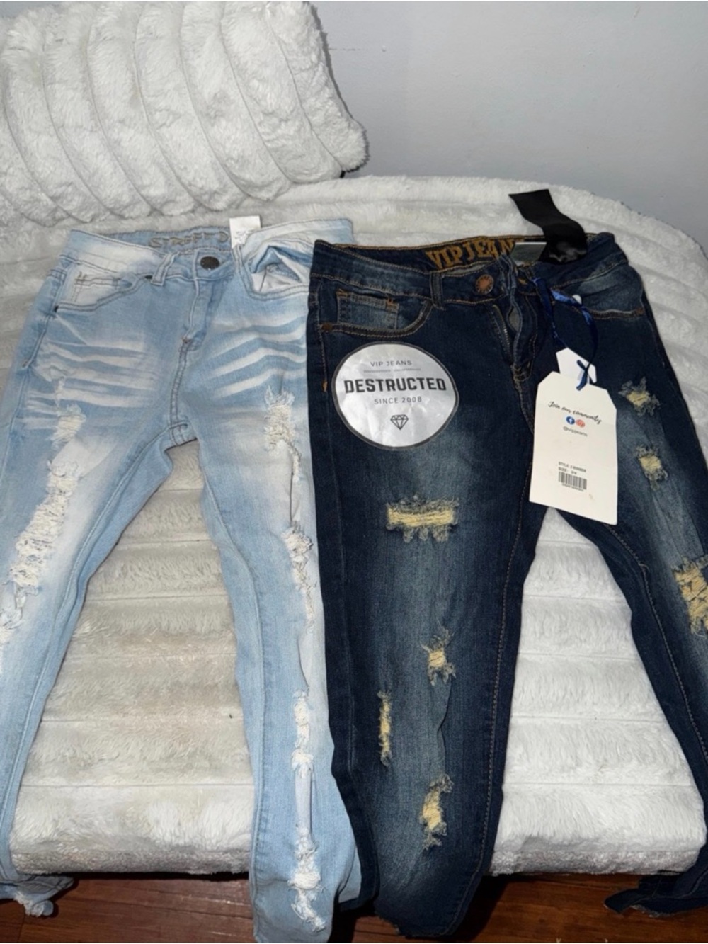 Women’s Distressed Skinny Jeans in Light Blue and Dark Blue bulk set